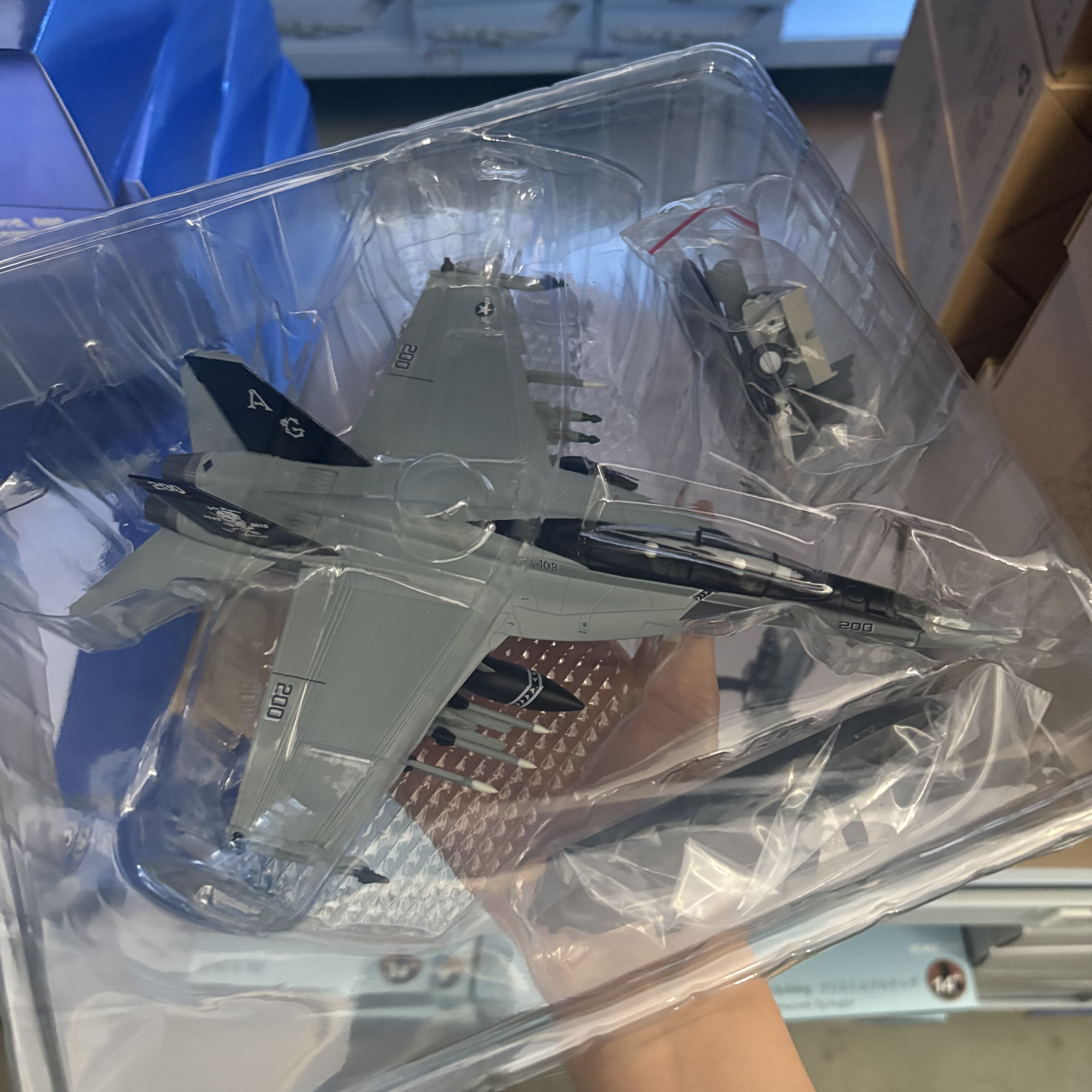 Model Kit Store - 1/72 Scale U.S. F/A-18F Hornet F18